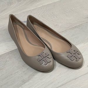 Like New Tory Burch Leather Flats with raised logo. Size 7.5. Smoke Free home.